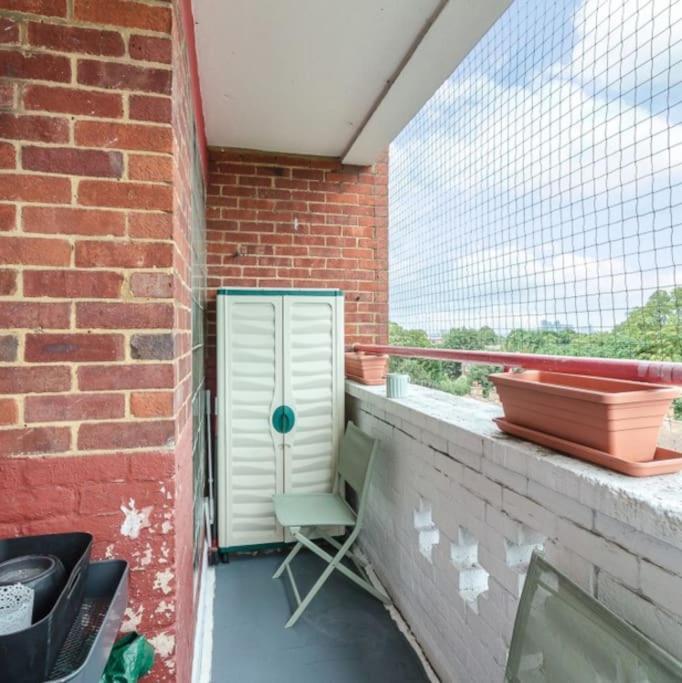 Top Floor 1 Bedroom Apartment With Views Over London Bagian luar foto