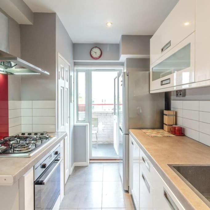 Top Floor 1 Bedroom Apartment With Views Over London Bagian luar foto